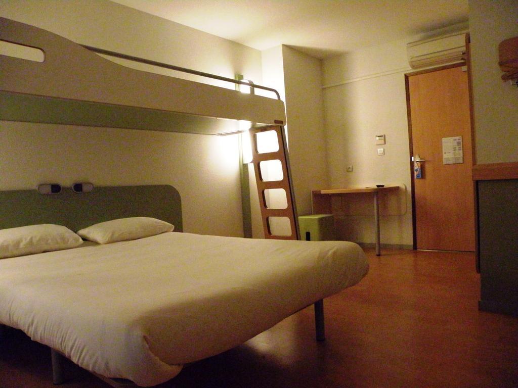 Ibis Budget Montauban Les Chaumes Δωμάτιο φωτογραφία