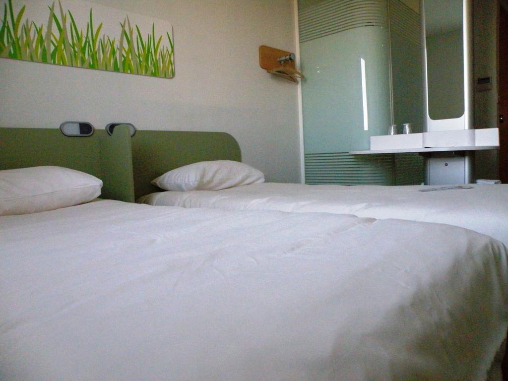 Ibis Budget Montauban Les Chaumes Δωμάτιο φωτογραφία