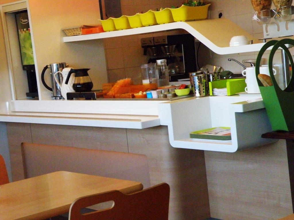 Ibis Budget Montauban Les Chaumes Εξωτερικό φωτογραφία